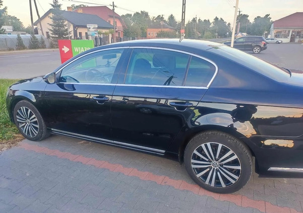 Volkswagen Passat cena 38999 przebieg: 260290, rok produkcji 2012 z Ustroń małe 106